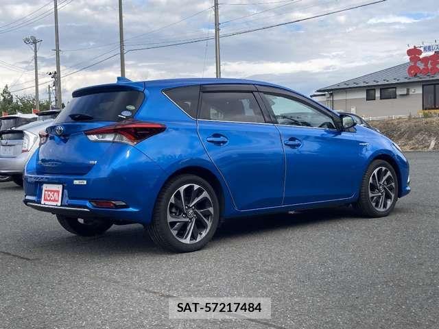 Toyota AURIS 2016-12 8206489-4