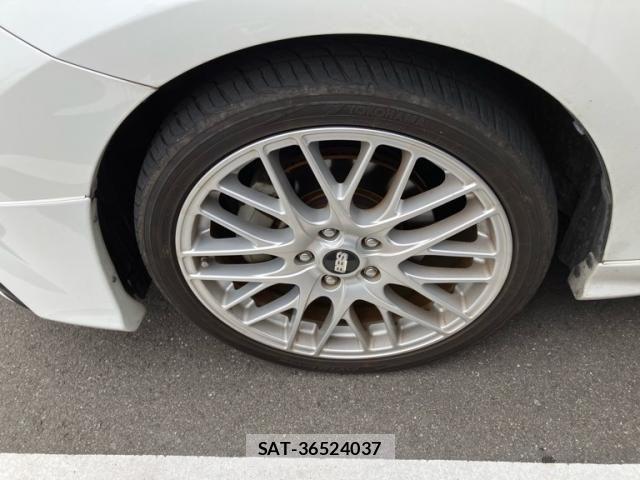 Toyota AURIS 2016-05 8364875-11