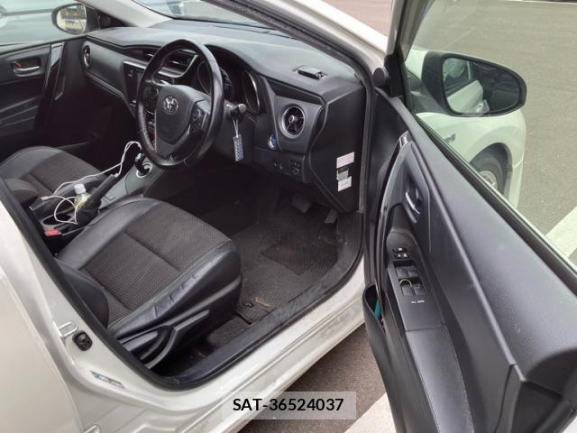 Toyota AURIS 2016-05 8364875-12