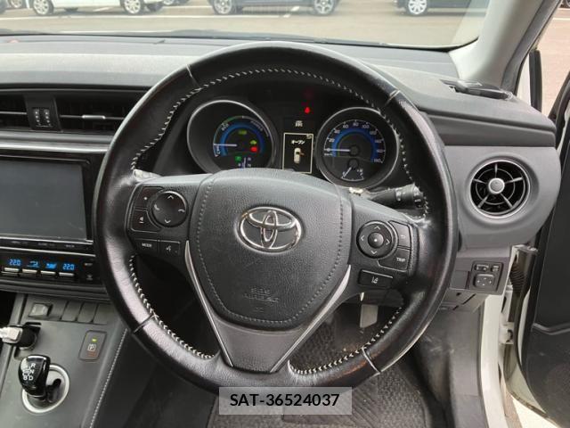 Toyota AURIS 2016-05 8364875-13