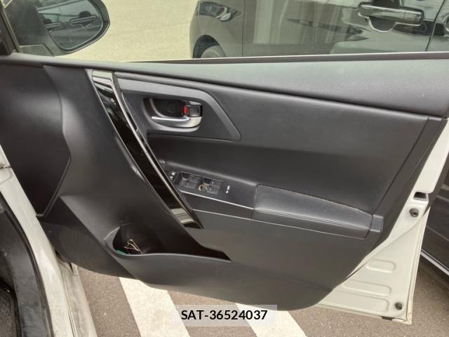 Toyota AURIS 2016-05 8364875-14