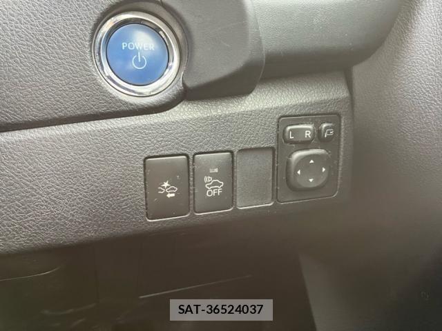 Toyota AURIS 2016-05 8364875-16