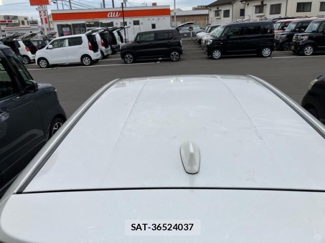 Toyota AURIS 2016-05 8364875-6