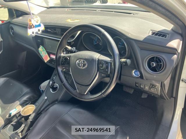 Toyota AURIS 2016-07 8658124-10