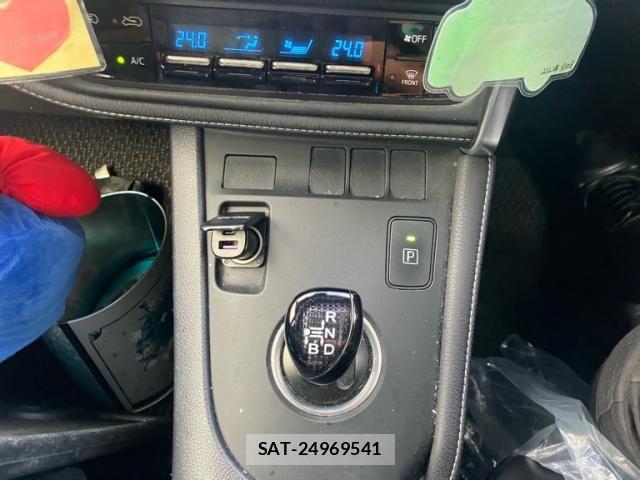 Toyota AURIS 2016-07 8658124-21