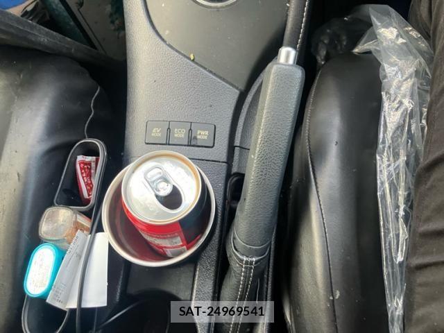 Toyota AURIS 2016-07 8658124-22