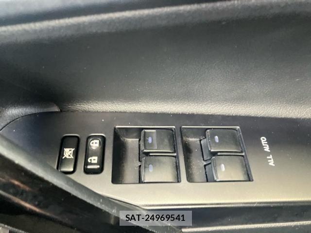 Toyota AURIS 2016-07 8658124-24