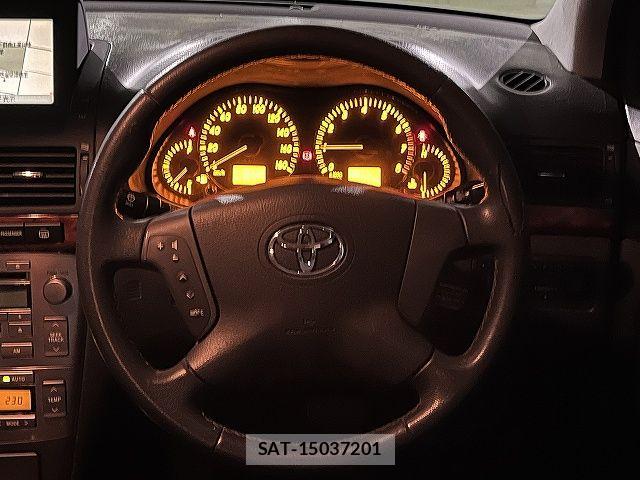 Toyota AVENSIS 2004-04 7215135-13