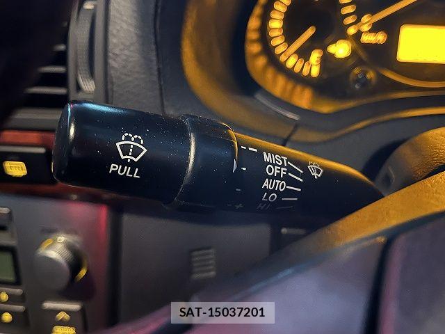 Toyota AVENSIS 2004-04 7215135-16