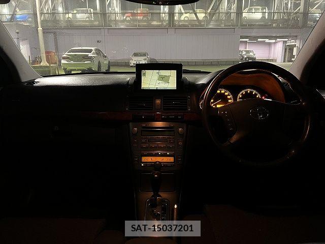 Toyota AVENSIS 2004-04 7215135-1