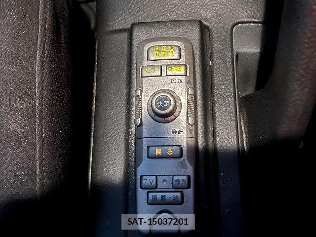 Toyota AVENSIS 2004-04 7215135-21