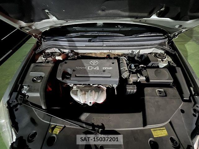 Toyota AVENSIS 2004-04 7215135-27