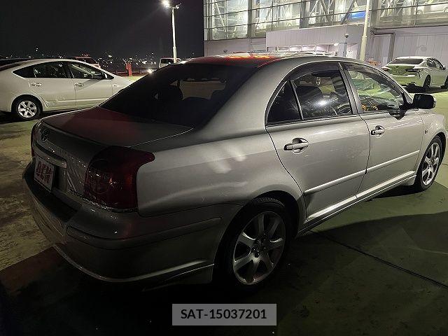 Toyota AVENSIS 2004-04 7215135-2