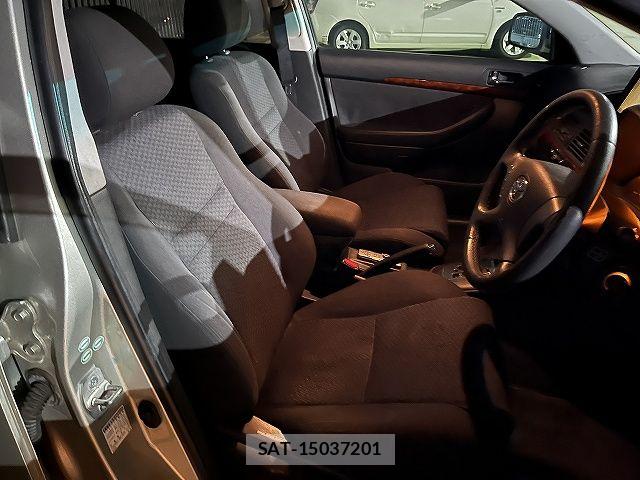Toyota AVENSIS 2004-04 7215135-3