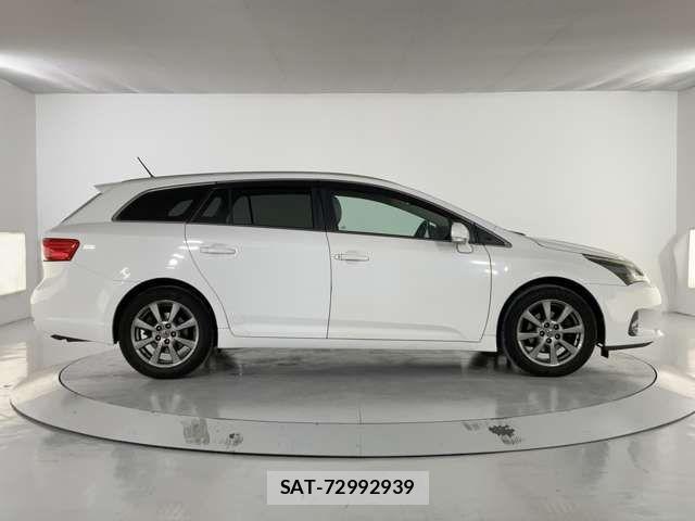 Toyota AVENSIS WAGON 2013-03 1421496-12