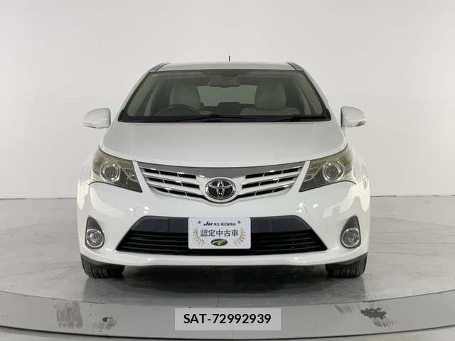 Toyota AVENSIS WAGON 2013-03 1421496-7