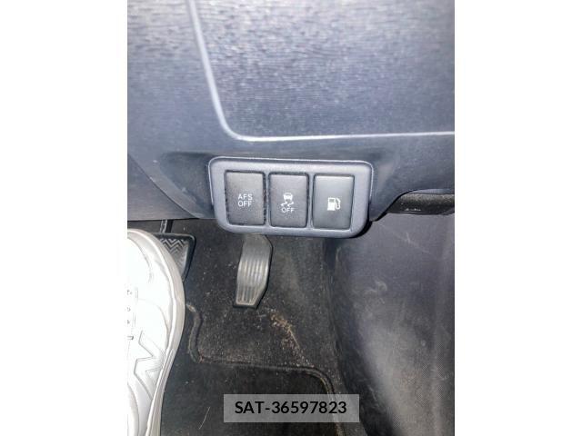 Toyota AVENSIS WAGON 2014-02 7782814-15
