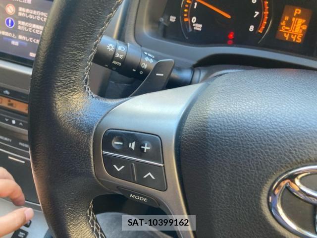 Toyota AVENSIS WAGON 2012-03 7978578-13