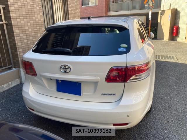 Toyota AVENSIS WAGON 2012-03 7978578-2