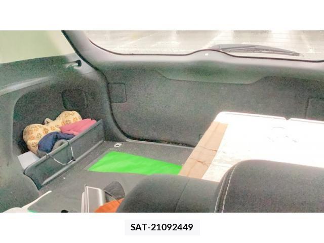 Toyota AVENSIS WAGON 2015-10 8034513-14