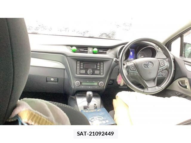 Toyota AVENSIS WAGON 2015-10 8034513-16