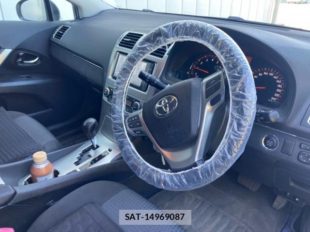 Toyota AVENSIS WAGON 2012-09 8313222-13