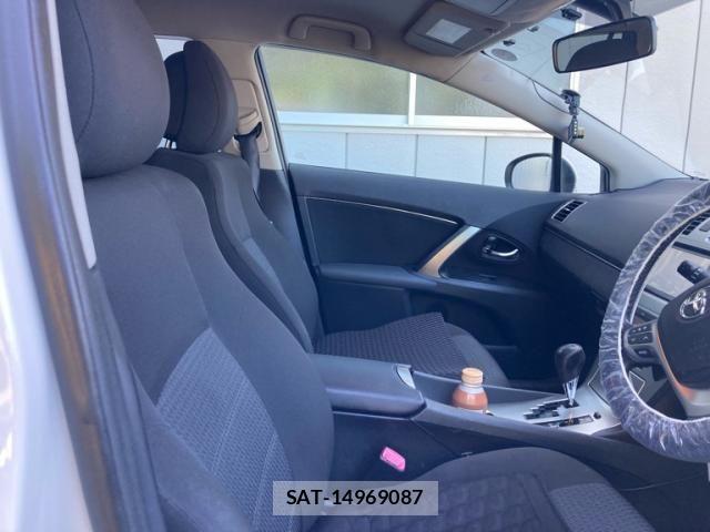 Toyota AVENSIS WAGON 2012-09 8313222-14