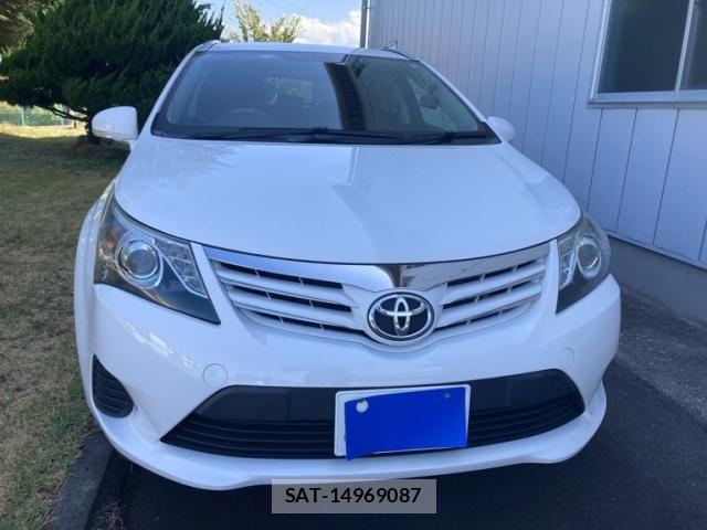 Toyota AVENSIS WAGON 2012-09 8313222-1