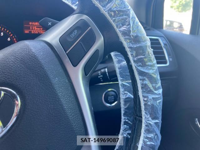 Toyota AVENSIS WAGON 2012-09 8313222-18