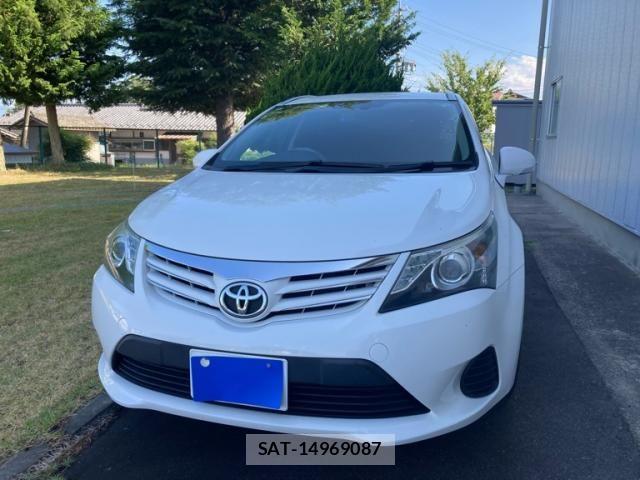 Toyota AVENSIS WAGON 2012-09 8313222-2