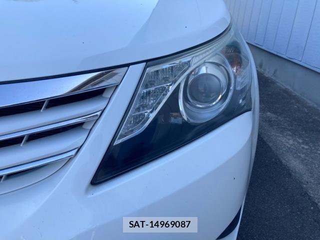 Toyota AVENSIS WAGON 2012-09 8313222-3
