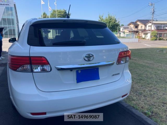 Toyota AVENSIS WAGON 2012-09 8313222-4