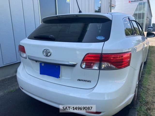 Toyota AVENSIS WAGON 2012-09 8313222-5