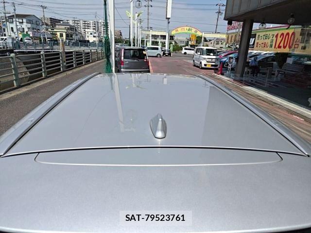 Toyota AVENSIS WAGON 2018-06 8313220-11