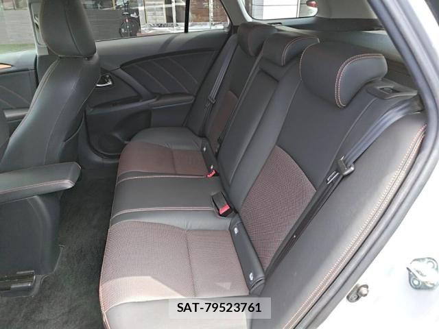 Toyota AVENSIS WAGON 2018-06 8313220-20