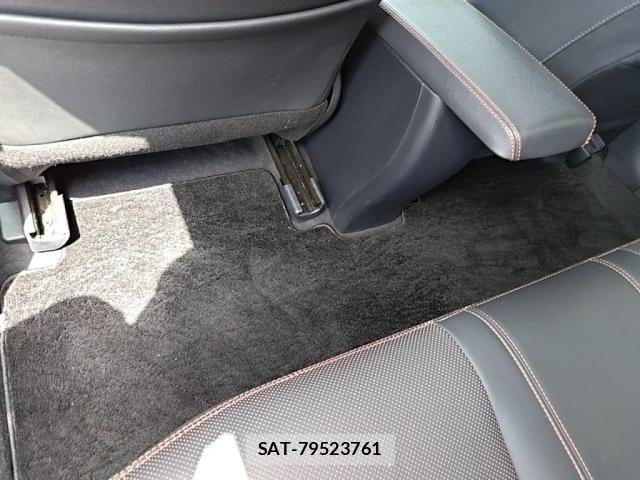 Toyota AVENSIS WAGON 2018-06 8313220-22
