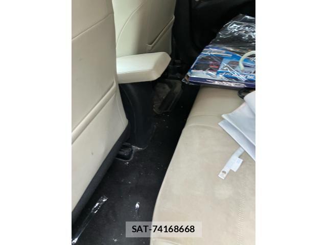 Toyota AVENSIS WAGON 2013-08 8313223-13