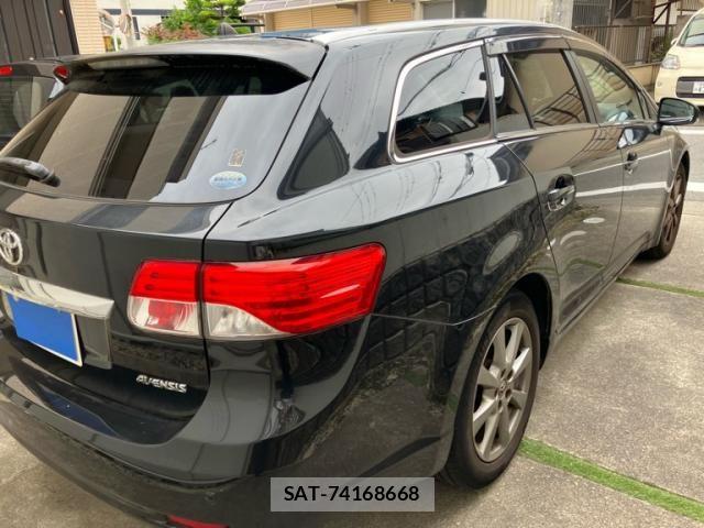 Toyota AVENSIS WAGON 2013-08 8313223-2