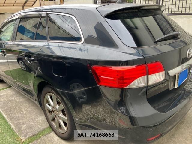 Toyota AVENSIS WAGON 2013-08 8313223-3