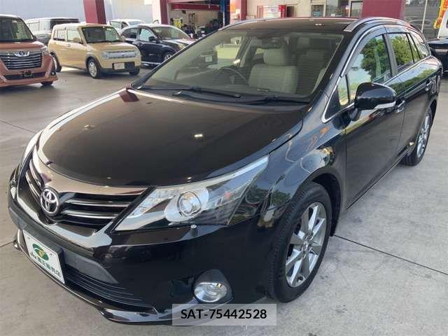 Toyota AVENSIS WAGON 2013-08 8437949-10