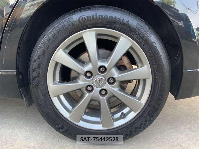 Toyota AVENSIS WAGON 2013-08 8437949-16