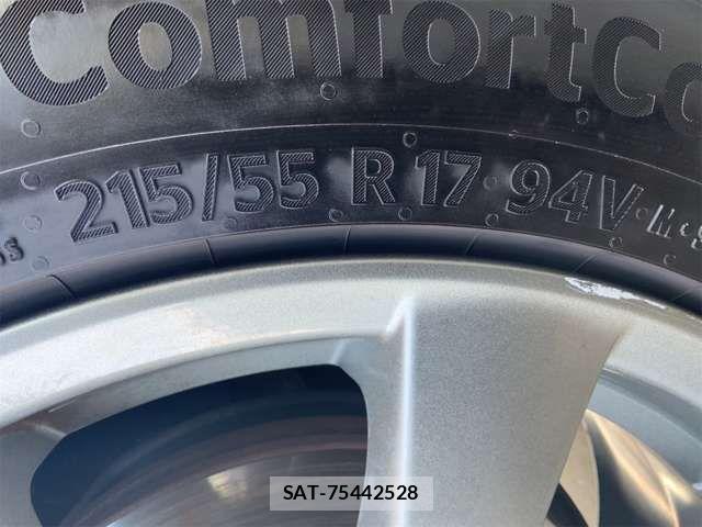 Toyota AVENSIS WAGON 2013-08 8437949-18