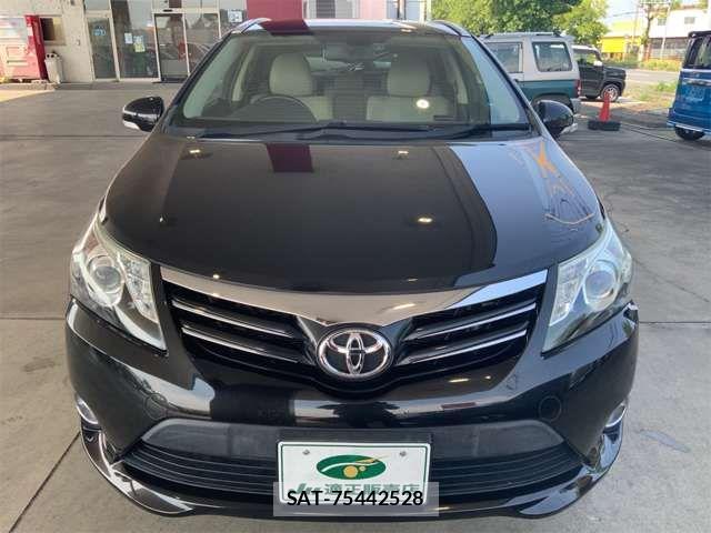 Toyota AVENSIS WAGON 2013-08 8437949-3