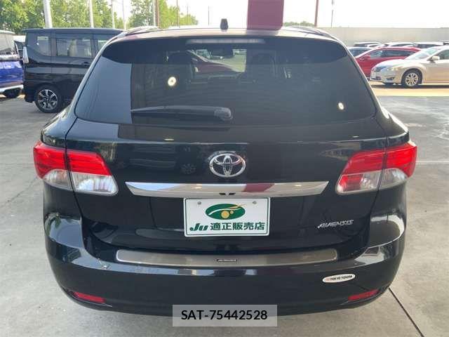 Toyota AVENSIS WAGON 2013-08 8437949-7