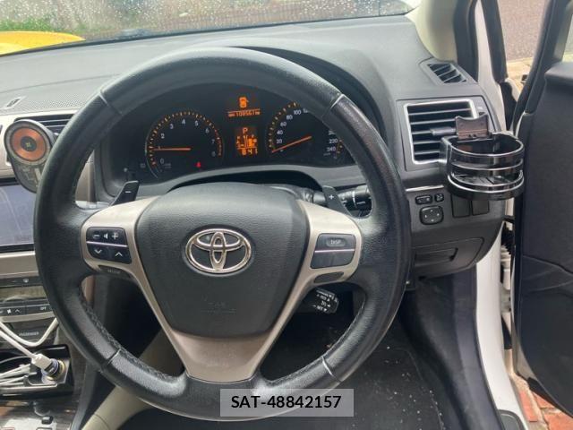 Toyota AVENSIS WAGON 2014-03 8658129-16