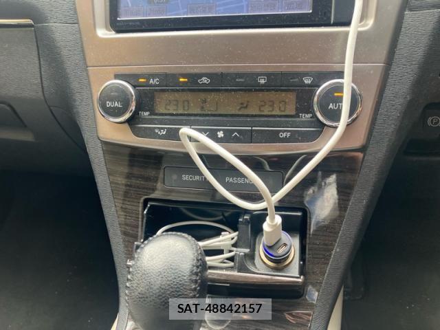 Toyota AVENSIS WAGON 2014-03 8658129-22