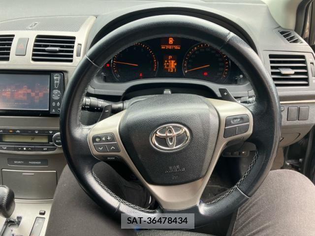 Toyota AVENSIS WAGON 2012-01 8779569-17