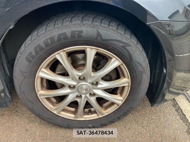 Toyota AVENSIS WAGON 2012-01 8779569-4