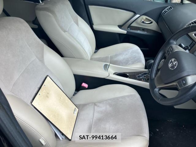 Toyota AVENSIS WAGON 2014-01 8827943-13