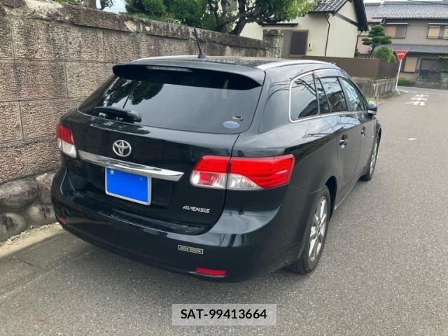 Toyota AVENSIS WAGON 2014-01 8827943-3